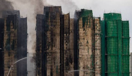 从大埔大火看建筑安全：防水帆布、防护网也需过“火”关——NFPA 701 标准需重视