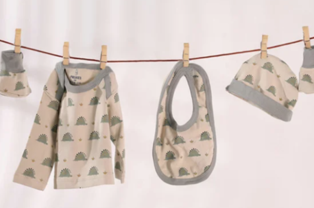 告别口水巾“白牌混战”：Dermatest认证，如何打造母婴赛道的“硬通货”